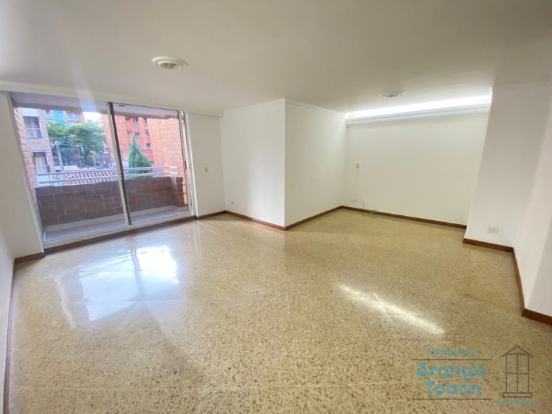 Apartamento en Arriendo en Laureles