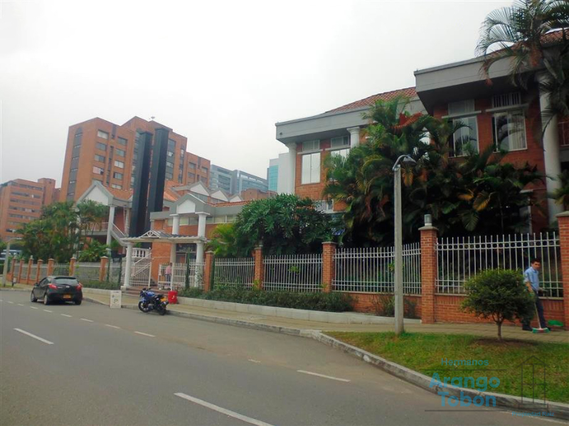 Oficina en Arriendo en Poblado