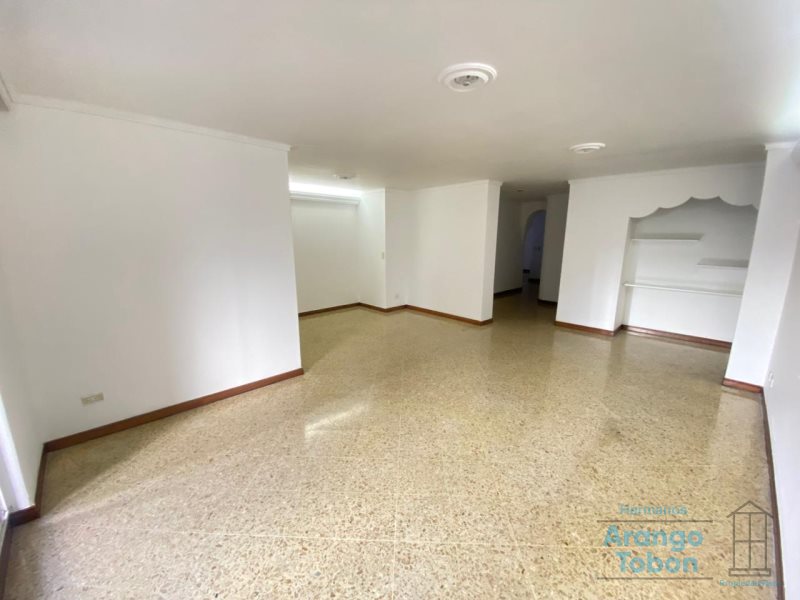 Apartamento en Arriendo en Laureles