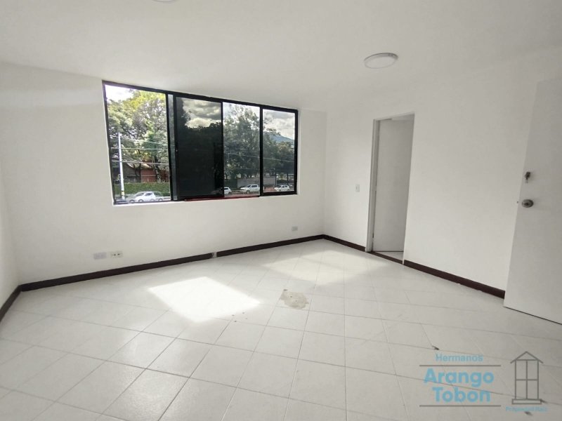 Oficina en Arriendo en Conquistadores