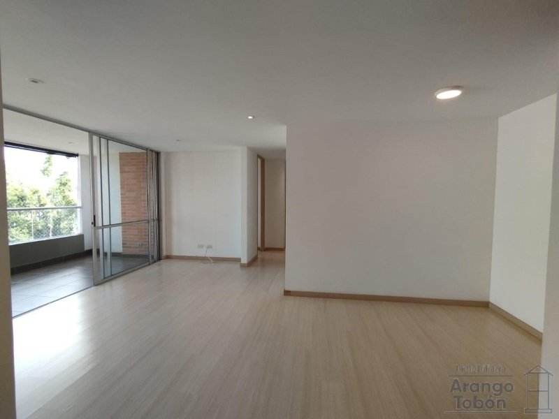 Apartamento en Arriendo en Loma Del Esmeraldal