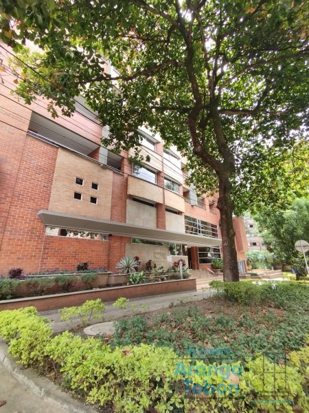 Apartamento en Arriendo en Laureles